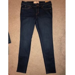 Hollister super skinny. Size 9, reg. length. New!